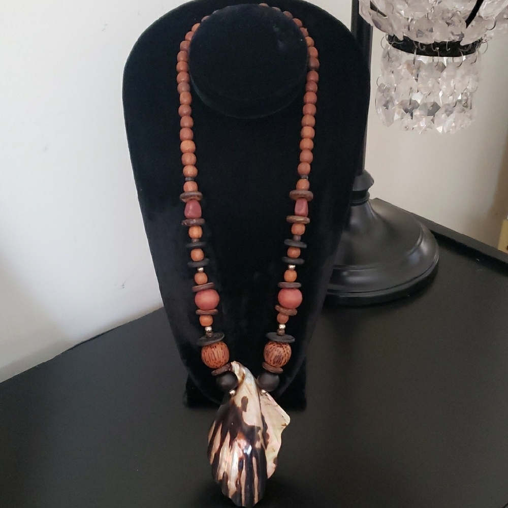 Women's Large Abalone Shell Statement Necklace W/… - image 4